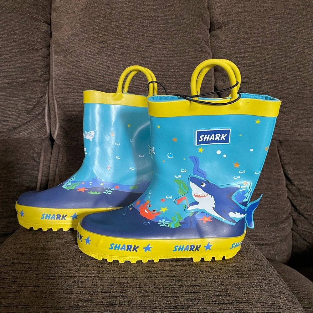 Kids Shark rain snow boots size 10